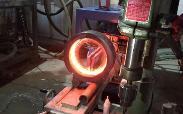导轨淬火设备锤锻模钢热处理