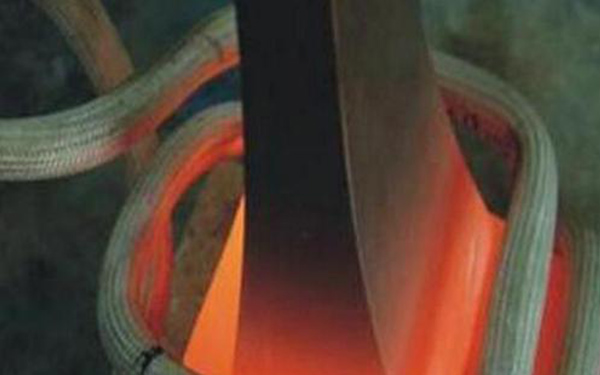 钢锹制造采用淬火设备等温淬火